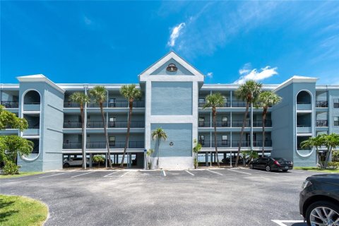 Condo in Punta Gorda, Florida, 3 bedrooms  № 1829339 - photo 2