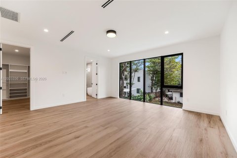 Снять в аренду виллу или дом в Майами, Флорида 4 спальни, 293.11м2, № 2267572 - фото 22