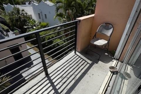 Condo in North Miami, Florida, 1 bedroom № 2083087 - photo 9