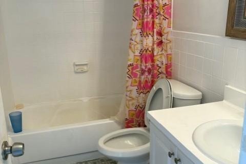 Condo in North Miami, Florida, 1 bedroom № 2083087 - photo 7