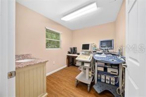 Propiedad comercial en alquiler en Chiefland, Florida, 349.5 m2 № 1352509 - foto 26