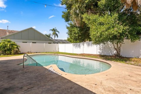 House in Orlando, Florida 3 bedrooms, 136.75 sq.m. № 2196638 - photo 26