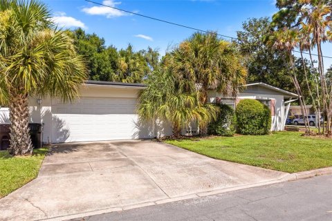 House in Orlando, Florida 3 bedrooms, 136.75 sq.m. № 2196638 - photo 29