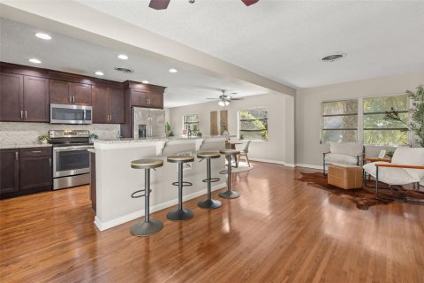 House in Orlando, Florida 3 bedrooms, 136.75 sq.m. № 2196638 - photo 10