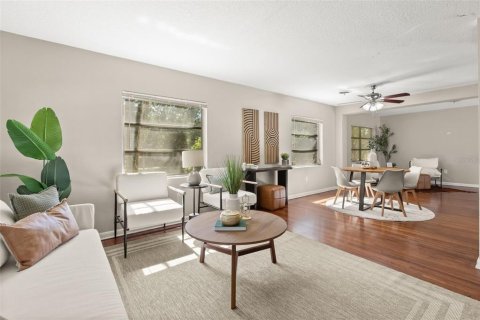 House in Orlando, Florida 3 bedrooms, 136.75 sq.m. № 2196638 - photo 5
