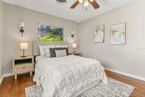 House in Orlando, Florida 3 bedrooms, 136.75 sq.m. № 2196638 - photo 23