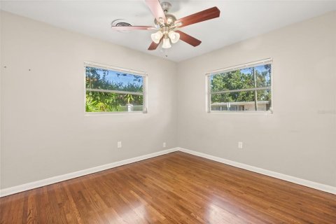 House in Orlando, Florida 3 bedrooms, 136.75 sq.m. № 2196638 - photo 20