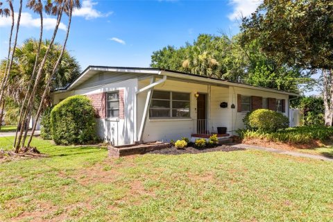 House in Orlando, Florida 3 bedrooms, 136.75 sq.m. № 2196638 - photo 2