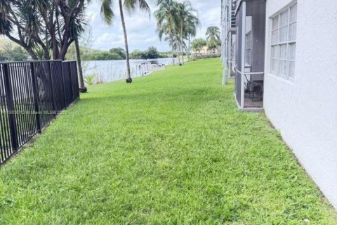 Copropriété à vendre à Deerfield Beach, Floride: 2 chambres, 97.55 m2 № 1965187 - photo 20