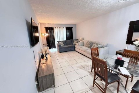 Copropriété à vendre à Deerfield Beach, Floride: 2 chambres, 97.55 m2 № 1965187 - photo 19