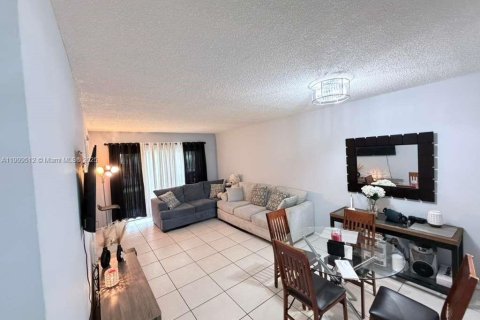 Copropriété à vendre à Deerfield Beach, Floride: 2 chambres, 97.55 m2 № 1965187 - photo 17