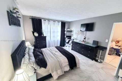 Copropriété à vendre à Deerfield Beach, Floride: 2 chambres, 97.55 m2 № 1965187 - photo 13