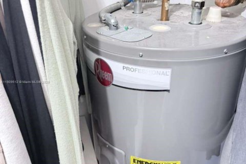 Copropriété à vendre à Deerfield Beach, Floride: 2 chambres, 97.55 m2 № 1965187 - photo 18