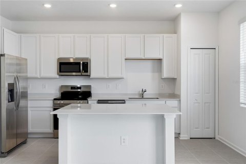 Townhouse in Kissimmee, Florida 3 bedrooms, 156.91 sq.m. № 2207952 - photo 6