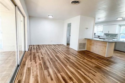 Villa ou maison à vendre à Seminole, Floride: 3 chambres, 121.14 m2 № 2422691 - photo 28