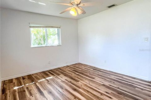 Villa ou maison à vendre à Seminole, Floride: 3 chambres, 121.14 m2 № 2422691 - photo 8