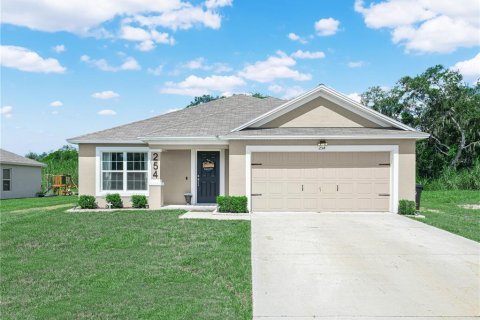 House in Frostproof, Florida 4 bedrooms, 182.55 sq.m. № 1853489 - photo 2
