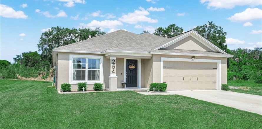 Villa ou maison à Frostproof, Floride 4 chambres, 182.55 m2 № 1853489