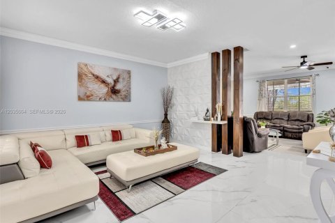 Купить виллу или дом в Уэстон, Флорида 5 спален, 248.23м2, № 2085374 - фото 4