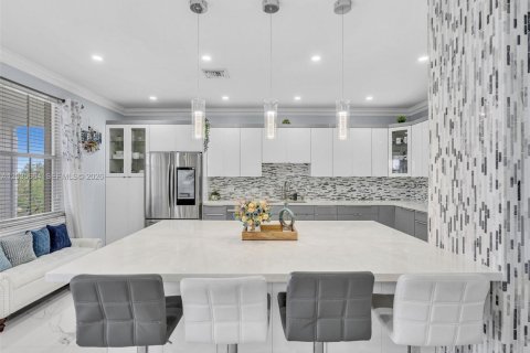 Купить виллу или дом в Уэстон, Флорида 5 спален, 248.23м2, № 2085374 - фото 17