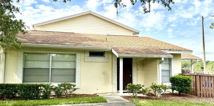 Adosado en Lutz, Florida 2 dormitorios, 86.4 m2 № 2116015