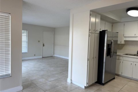 Adosado en alquiler en Lutz, Florida, 2 dormitorios, 86.4 m2 № 2116015 - foto 5