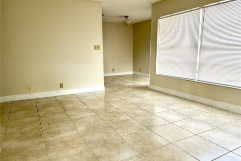 Adosado en alquiler en Lutz, Florida, 2 dormitorios, 86.4 m2 № 2116015 - foto 7