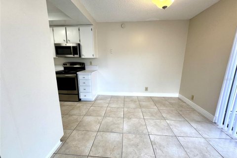 Adosado en alquiler en Lutz, Florida, 2 dormitorios, 86.4 m2 № 2116015 - foto 9