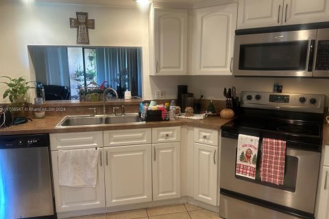 Condo in Homestead, Florida, 2 bedrooms  № 1461102 - photo 13
