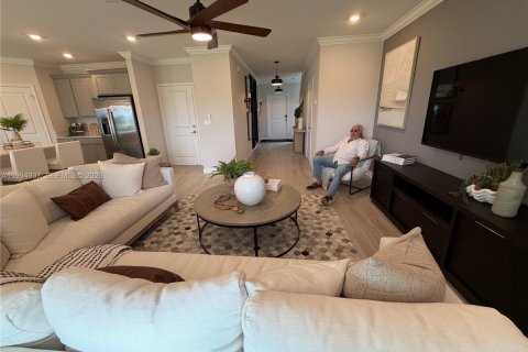 Townhouse in Loxahatchee Groves, Florida 4 bedrooms, 214.79 sq.m. № 2062733 - photo 5