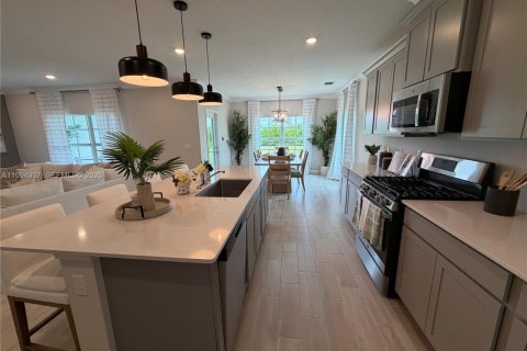 Townhouse in Loxahatchee Groves, Florida 4 bedrooms, 214.79 sq.m. № 2062733 - photo 11