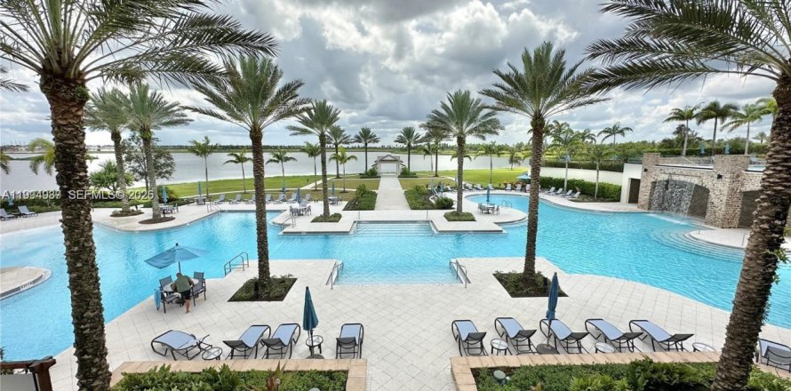 Townhouse in Loxahatchee Groves, Florida 4 bedrooms, 214.79 sq.m. № 2062733