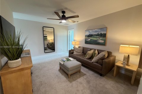 Townhouse in Loxahatchee Groves, Florida 4 bedrooms, 214.79 sq.m. № 2062733 - photo 13