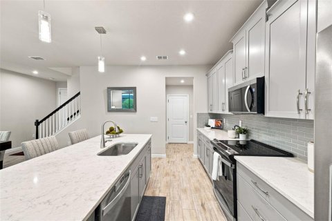 Touwnhouse à louer à Lutz, Floride: 3 chambres, 208.38 m2 № 2398514 - photo 10