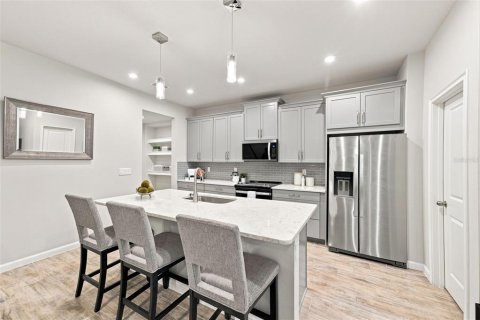 Touwnhouse à louer à Lutz, Floride: 3 chambres, 208.38 m2 № 2398514 - photo 8