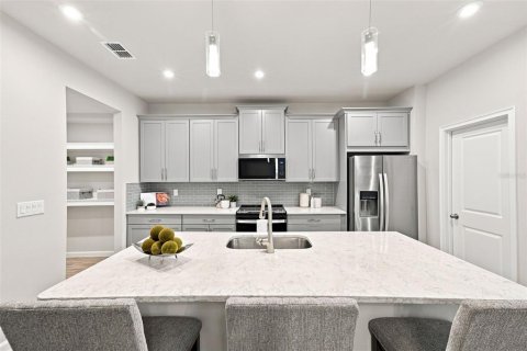 Touwnhouse à louer à Lutz, Floride: 3 chambres, 208.38 m2 № 2398514 - photo 7
