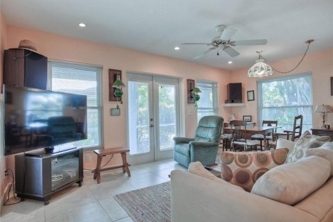House in Bradenton, Florida 2 bedrooms, 83.52 sq.m. № 212930 - photo 5