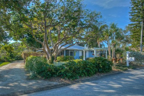 House in Bradenton, Florida 2 bedrooms, 83.52 sq.m. № 212930 - photo 1