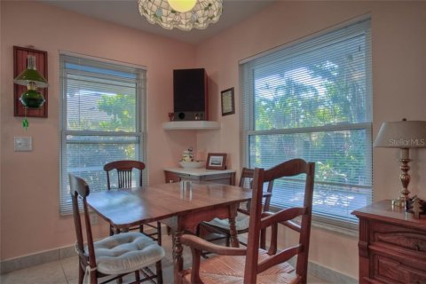 House in Bradenton, Florida 2 bedrooms, 83.52 sq.m. № 212930 - photo 9