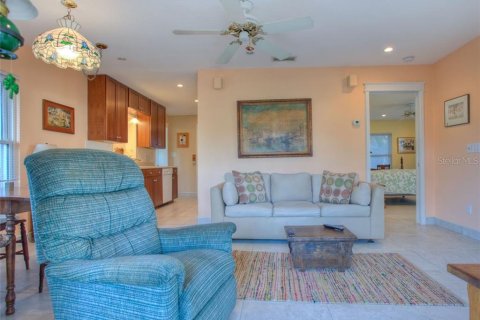 House in Bradenton, Florida 2 bedrooms, 83.52 sq.m. № 212930 - photo 7