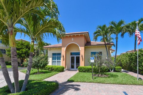 Townhouse in Jensen Beach, Florida 3 bedrooms, 220.55 sq.m. № 848164 - photo 1