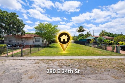 Terreno en Hialeah, Florida № 2056979