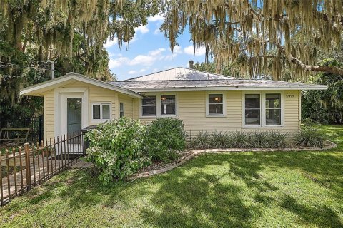 House in Ocklawaha, Florida 4 bedrooms, 192.31 sq.m. № 1815899 - photo 2