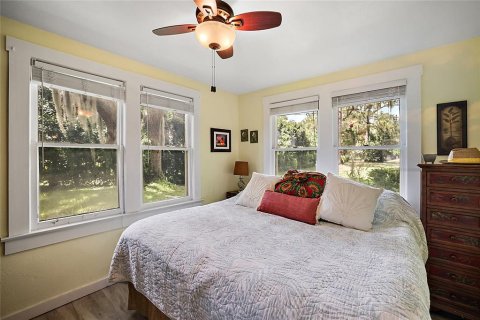 House in Ocklawaha, Florida 4 bedrooms, 192.31 sq.m. № 1815899 - photo 17