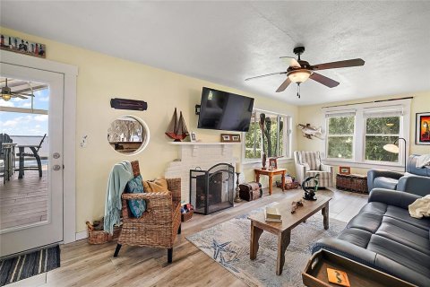 House in Ocklawaha, Florida 4 bedrooms, 192.31 sq.m. № 1815899 - photo 3