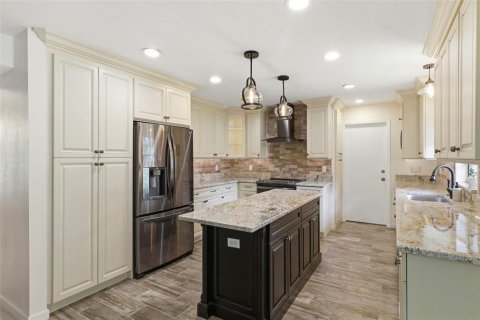 Casa en venta en Brandon, Florida, 4 dormitorios, 229 m2 № 2225469 - foto 12