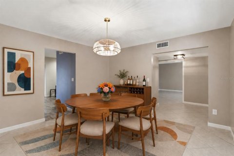 Casa en venta en Brandon, Florida, 4 dormitorios, 229 m2 № 2225469 - foto 4