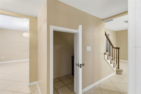Casa en venta en Brandon, Florida, 4 dormitorios, 229 m2 № 2225469 - foto 11
