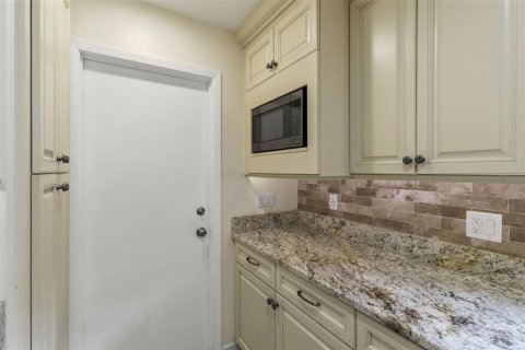 Casa en venta en Brandon, Florida, 4 dormitorios, 229 m2 № 2225469 - foto 14