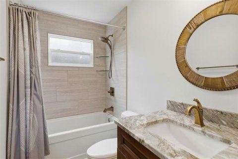 Casa en venta en Brandon, Florida, 4 dormitorios, 229 m2 № 2225469 - foto 30